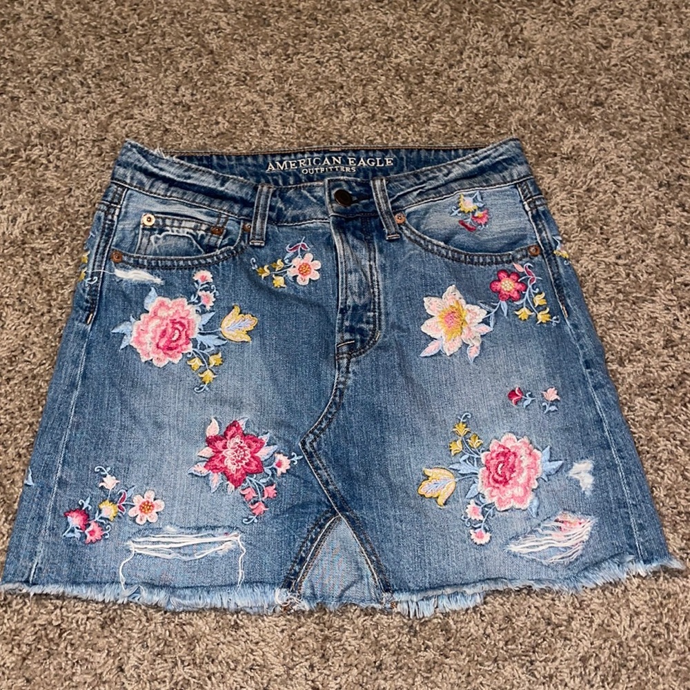 American eagle floral denim skirt